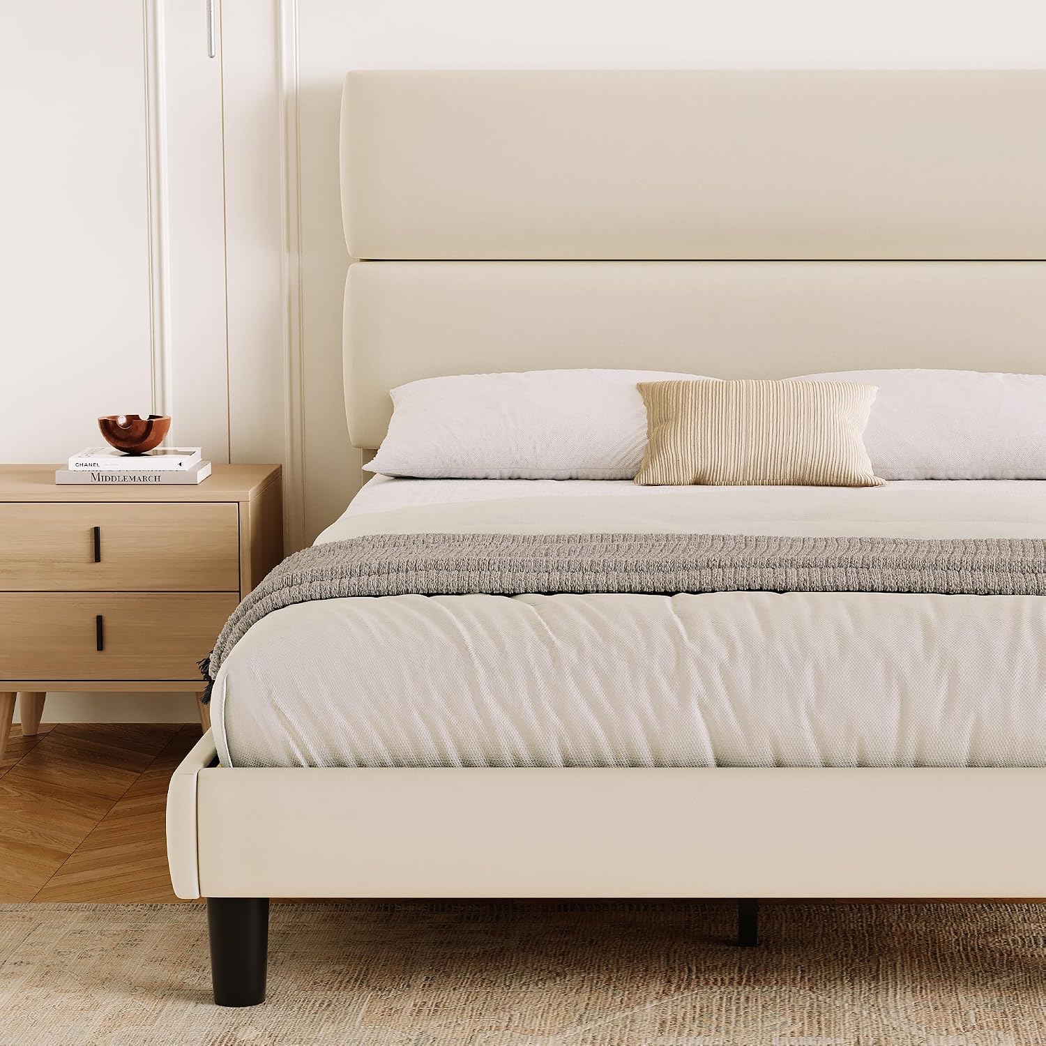 Detalle de GRUSIGN HFCJ-Q-WHT Queen Platform Bed Frame with Adjustable Beige Velvet Headboard