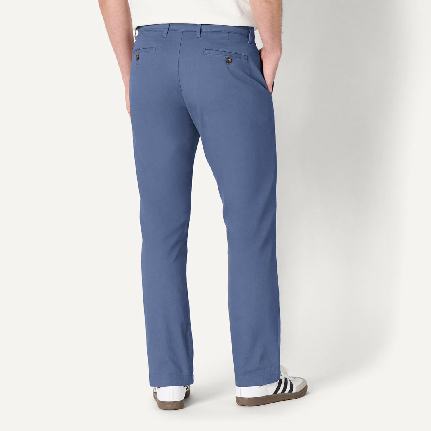 Thumbnail 2 de Amazon Essentials Men’s Athletic Fit Casual Stretch Chino Work Trousers (Big & Tall) in Khaki