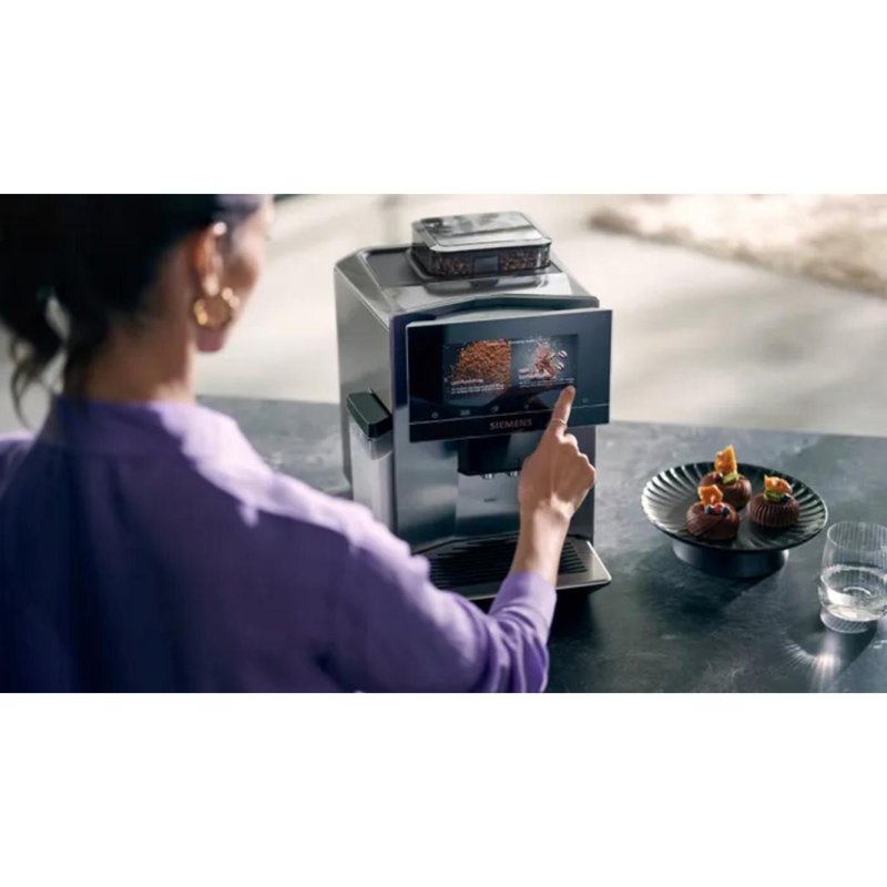 Detalle 2 de Cafetera Espresso Siemens TQ903D03: máquina automática con molinillo cerámico para dos tazas