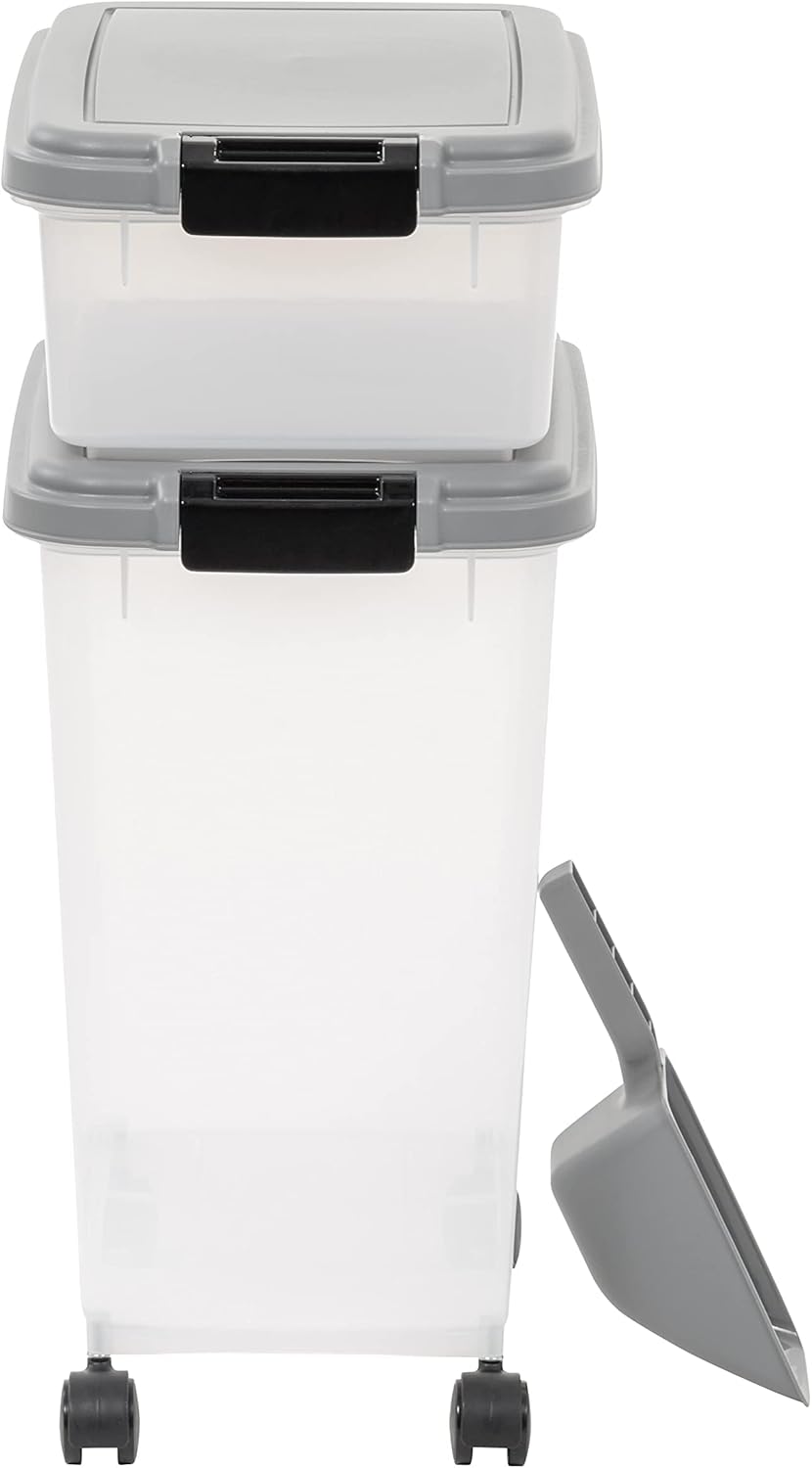 Detalle de Amazon Basics 3-Piece Airtight Pet Food Storage Set (33 Qt + 12 Qt) with Scoop