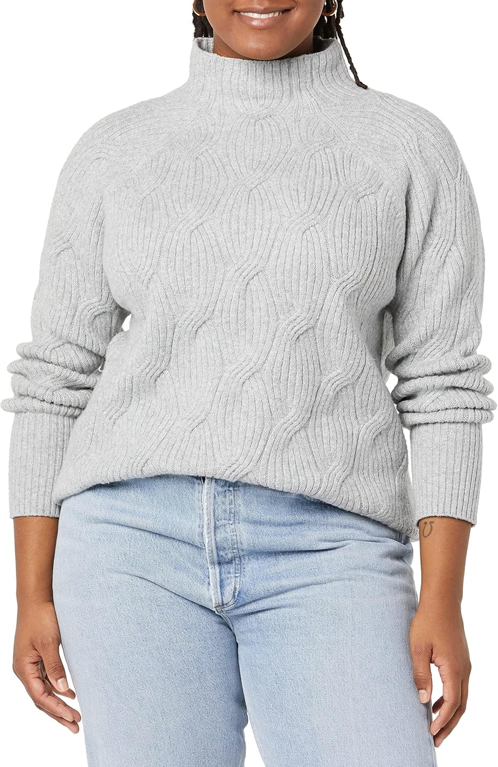 Thumbnail 2 de Amazon Essentials Women's Soft Touch Cable Knit Funnel Neck Chunky Jumper