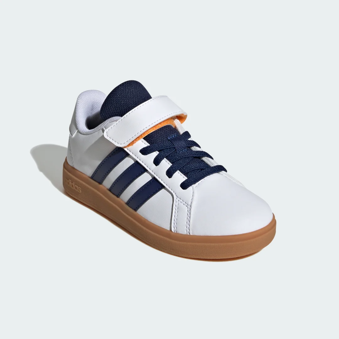 Detalle de Adidas Grand Court 2.0 Niños — zapatilla blanca clásica para el día a día