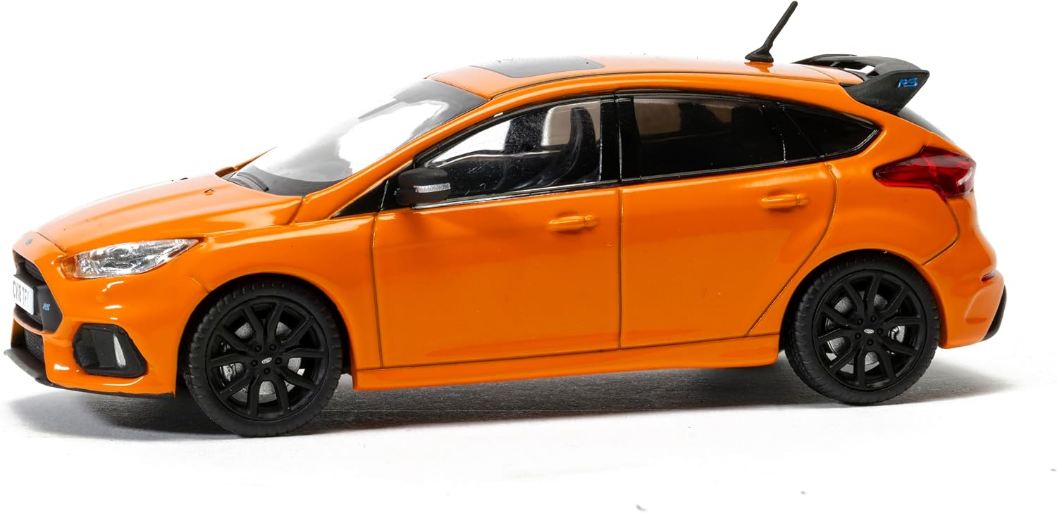 Detalle 2 de Corgi VA15306 Ford Focus Mk3 RS Heritage Edition 1:43 die‑cast