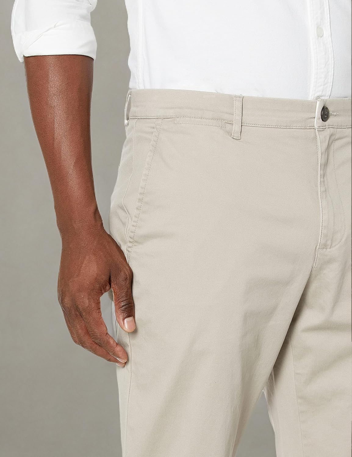 Thumbnail 3 de Amazon Essentials Men's Athletic-Fit Washed Comfort Stretch Chino Trousers