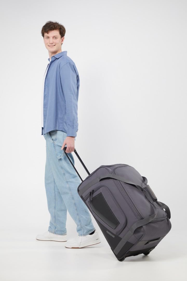 Detalle de American Tourister City Racer 55 cm wheeled travel bag (50 L) with shoe compartment and smart sleeve