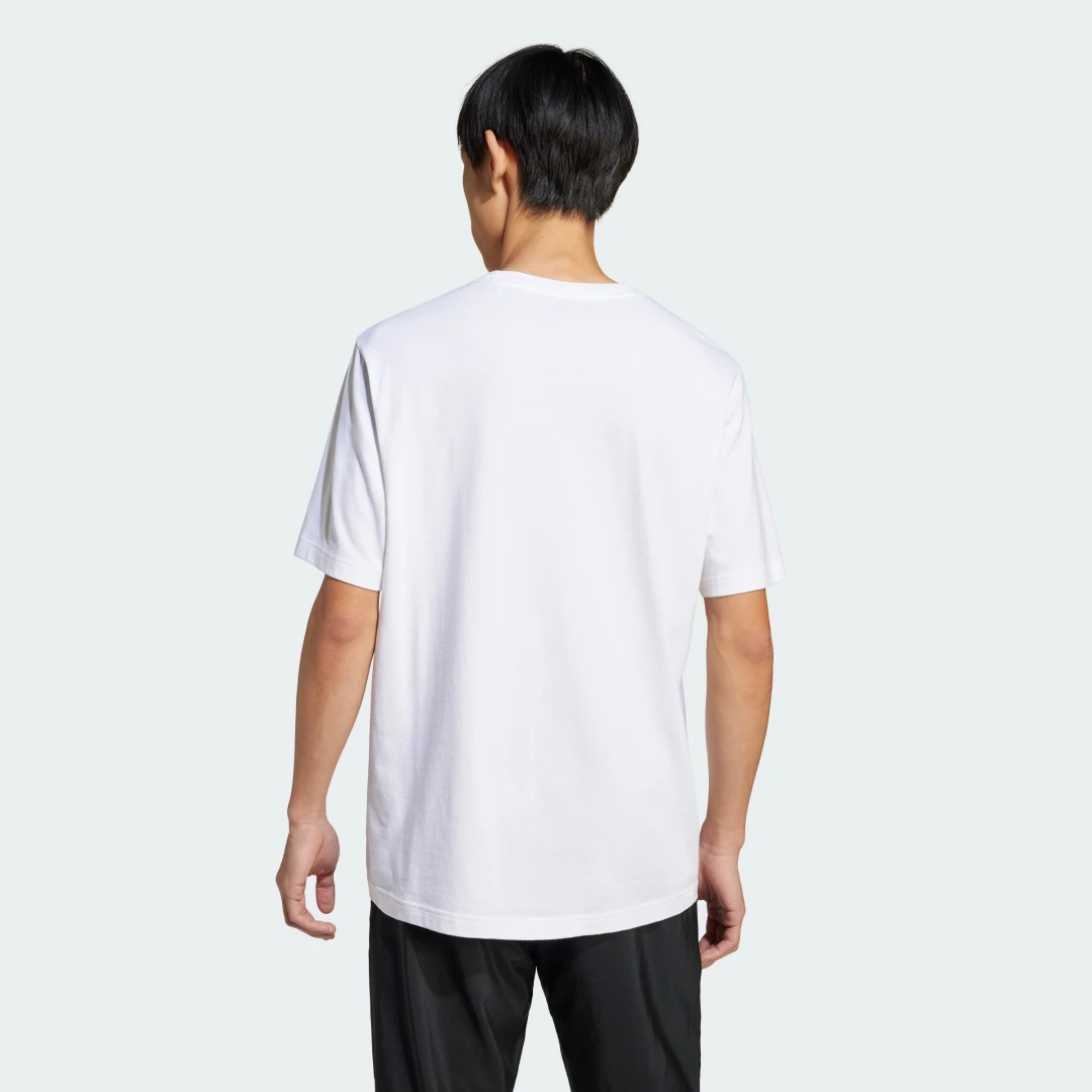 Detalle de Camiseta Lounge Slide Graphic de Adidas (Blanco)