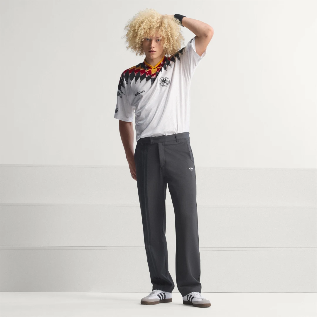 Detalle de Camiseta primera equipación Alemania 1994 de Adidas