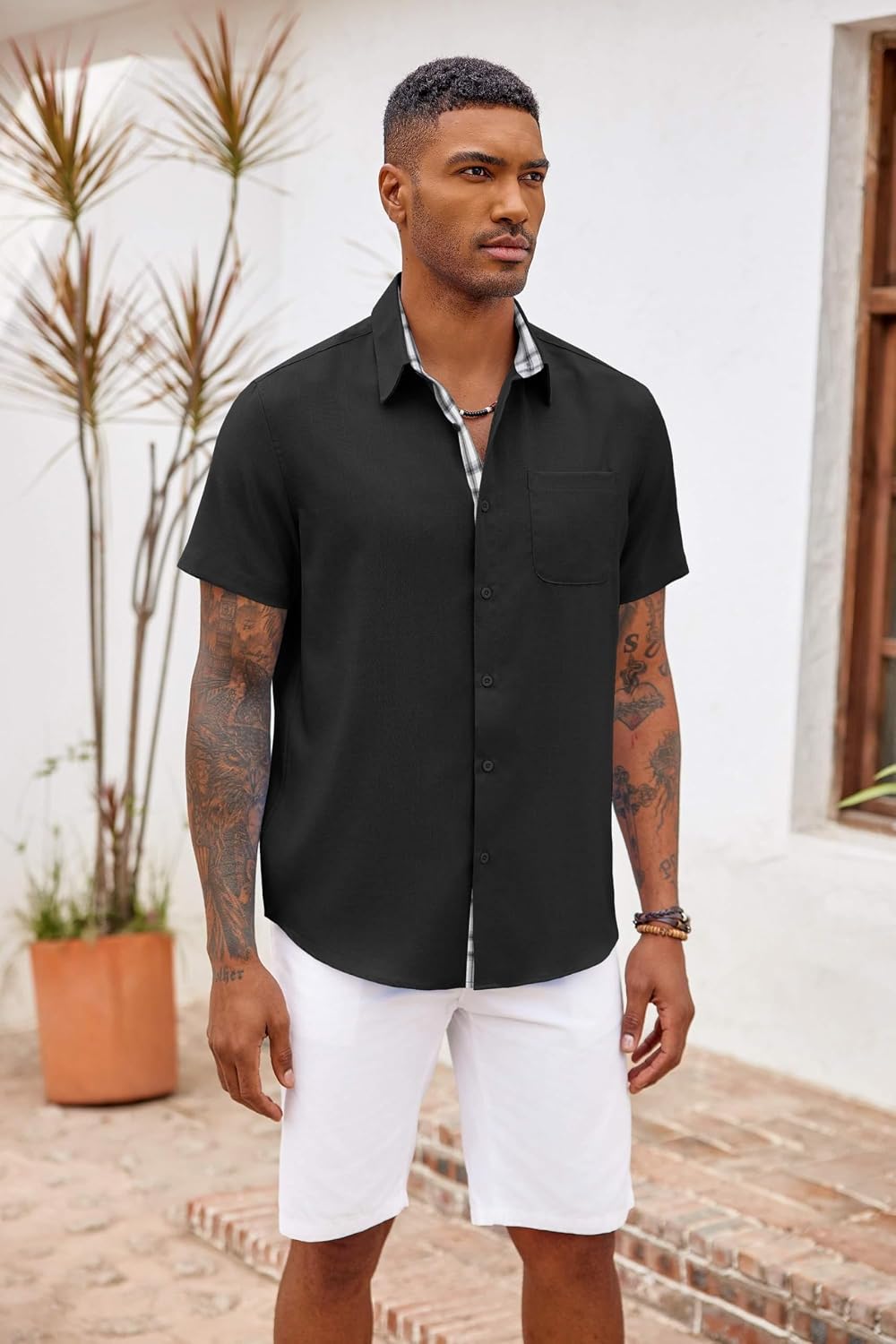 Detalle de COOFANDY Men’s Short-Sleeve Button-Down Shirt with Chest Pocket (Plaid Beach/Holiday Style)