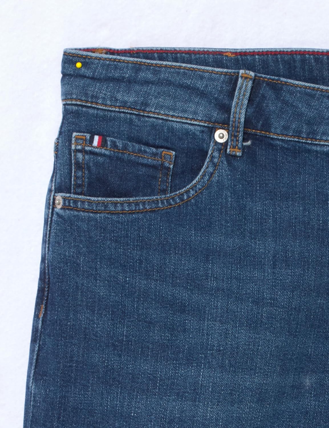 Detalle 2 de Wrangler Texas Stretch W121XU13M Jeans – Regular Fit, Karotte (Tapered) for Men