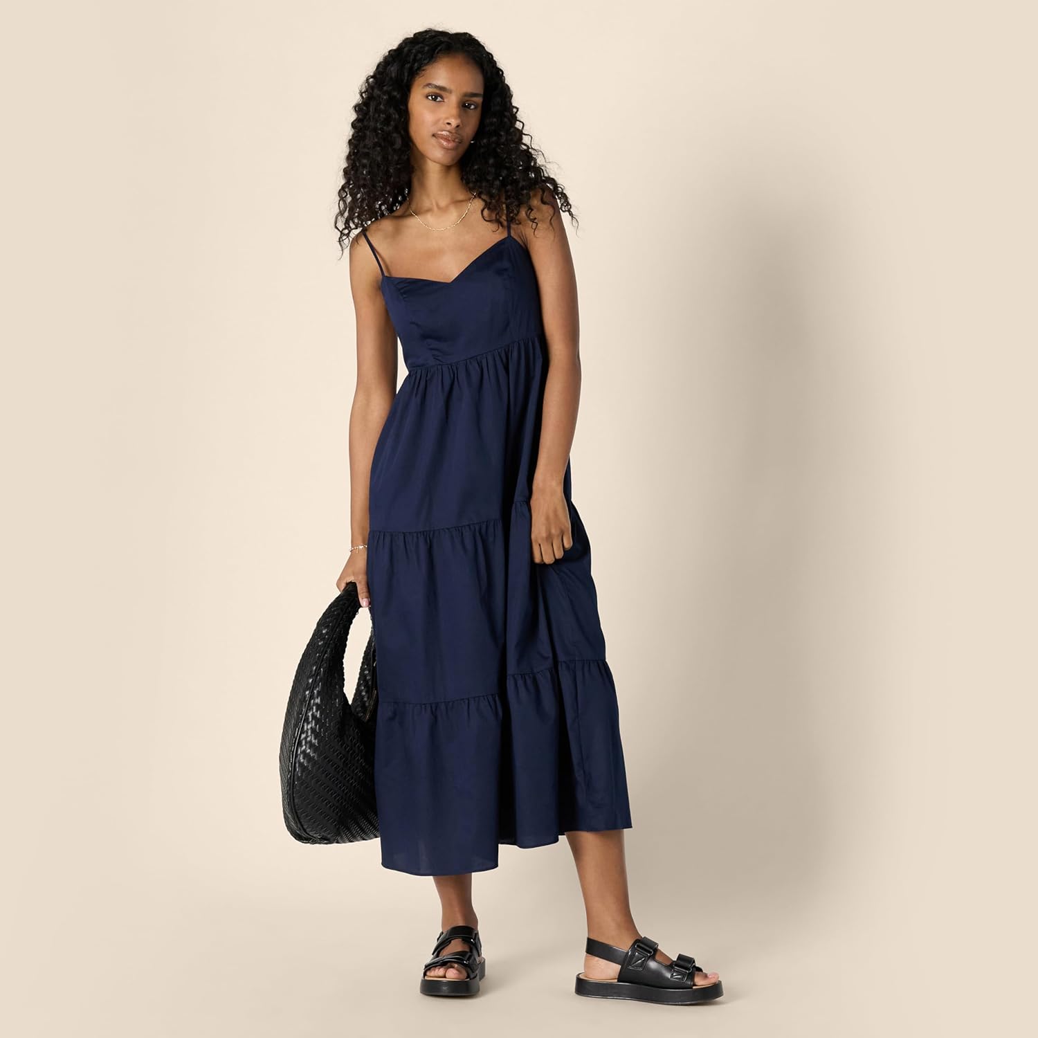 Thumbnail 4 de Amazon Essentials Damen Gestuftes Fit and Flare-Maxikleid aus Baumwollsatin mit Empire-Taille