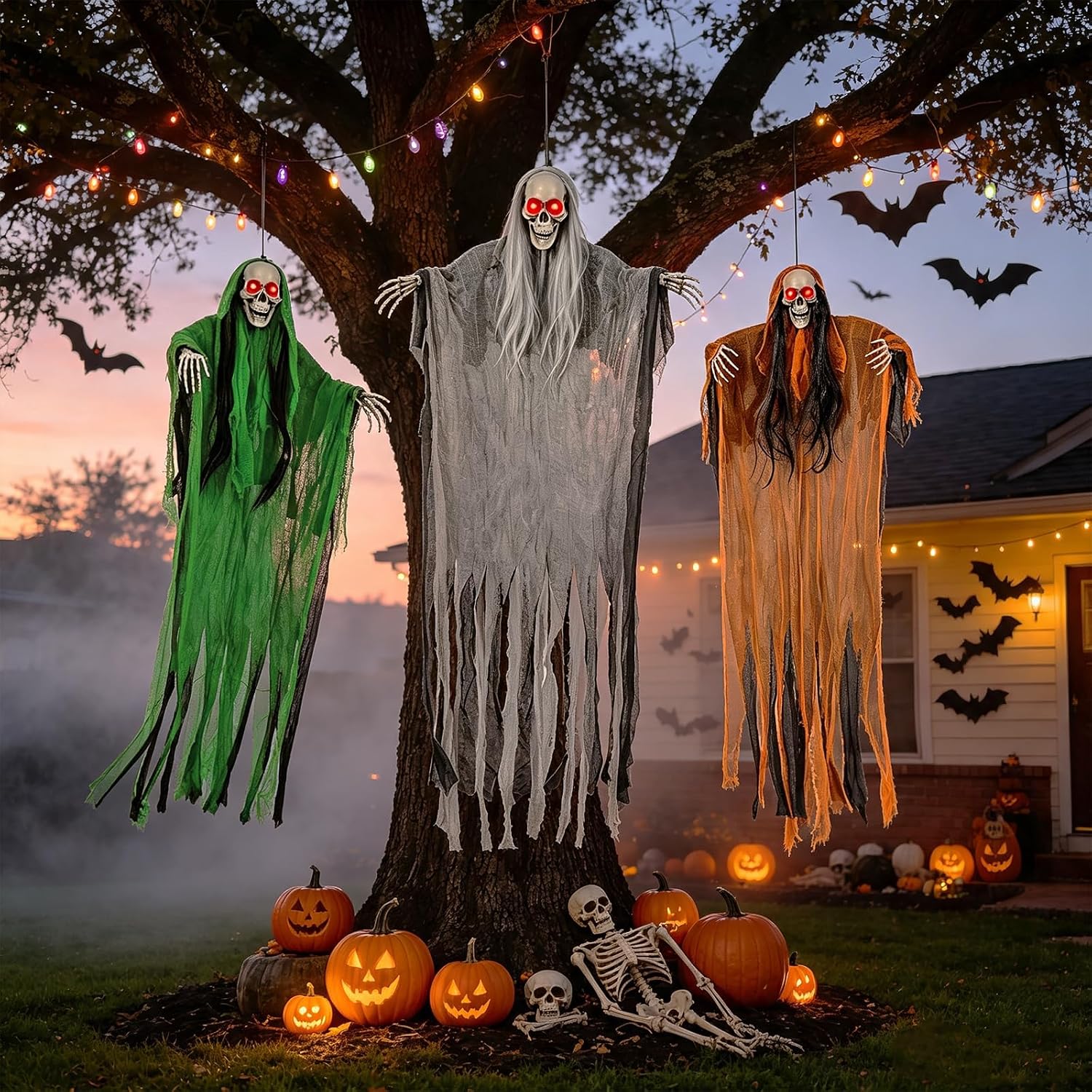 Detalle 2 de Hanging Halloween Skeleton Decorations, 3-Pack