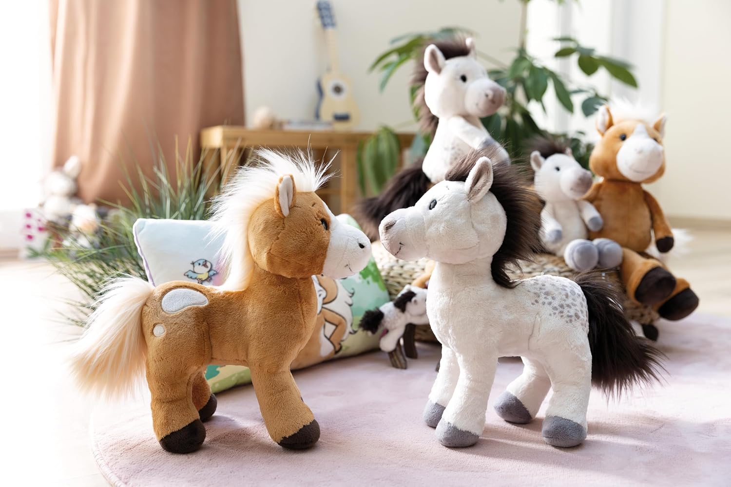 Detalle 2 de Kuscheltier Pferd Mony K. 27 cm weiß
