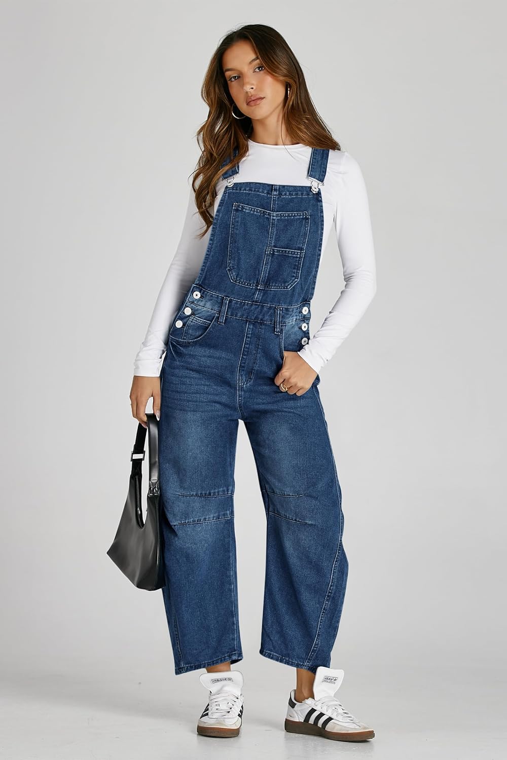 Detalle de PLNOTME Women's Denim Bib Overalls with Barrel Leg – Adjustable Straps, Front Pocket Bib, and Multiple Pockets