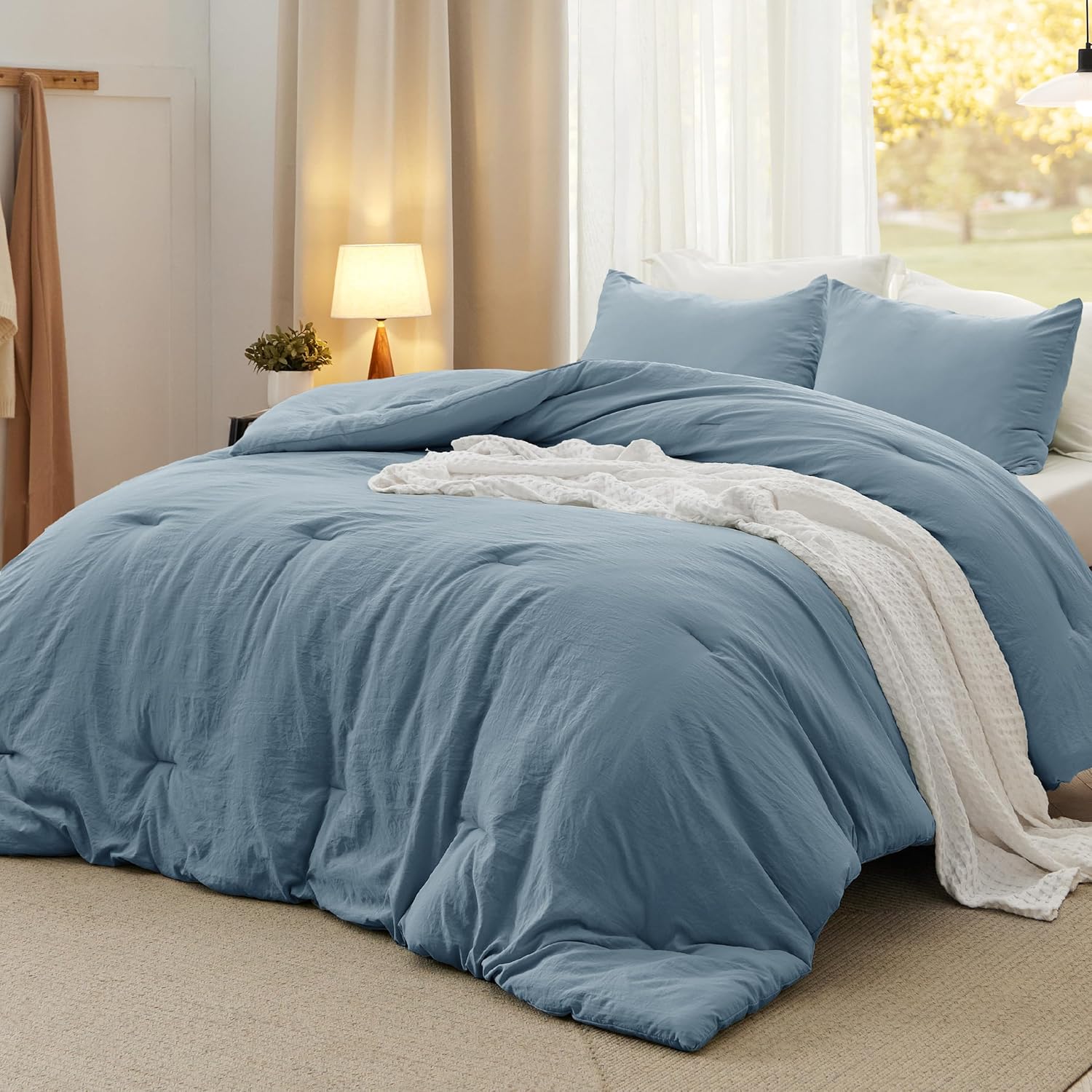 Detalle de Bedsure BB349B2 Full Comforter Set, Grayish Blue, 3-Piece Prewashed Bedding