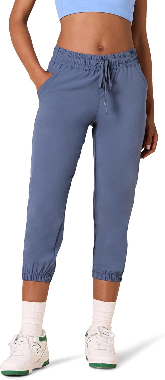 Thumbnail 6 de Amazon Essentials Women's Active Performance Stretch Woven 23.5" Inseam Crop Jogger Trousers