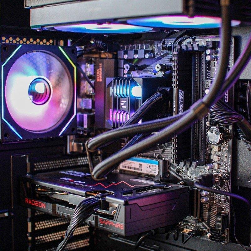 Detalle de PC Sobremesa PCM Aeon Live con Ryzen 5 5500, 16GB RAM, SSD 1TB y Radeon RX 9060 8GB (Windows 11 Pro)