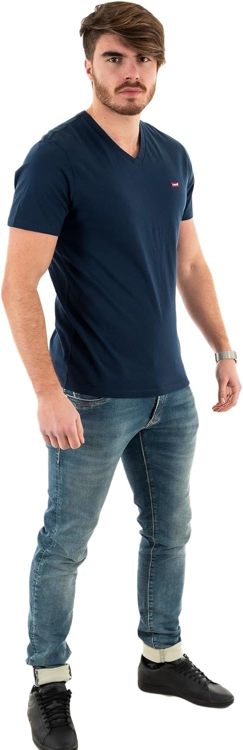 Detalle de Levi's Original Housemark V-Neck: maglietta da uomo con logo ricamato e vestibilità regolare