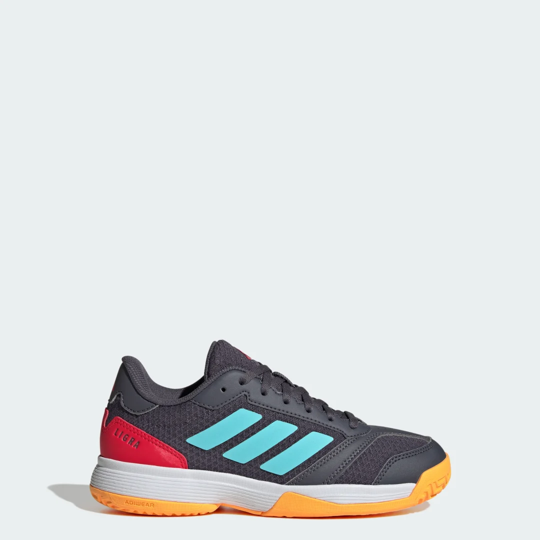 Detalle de Adidas Ligra 8 Indoor (Adolescentes) – Zapatilla gris para pistas cubiertas