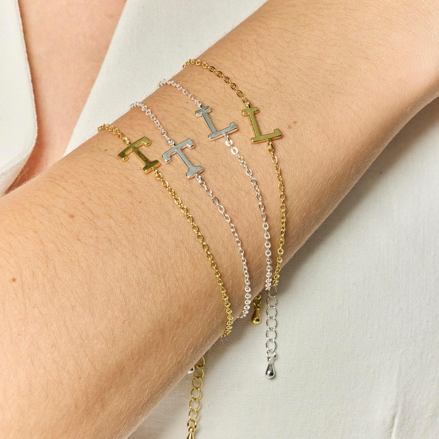 Detalle 2 de LUXENTER Pulsera Alphabet oro 18k 16+3cm 💍