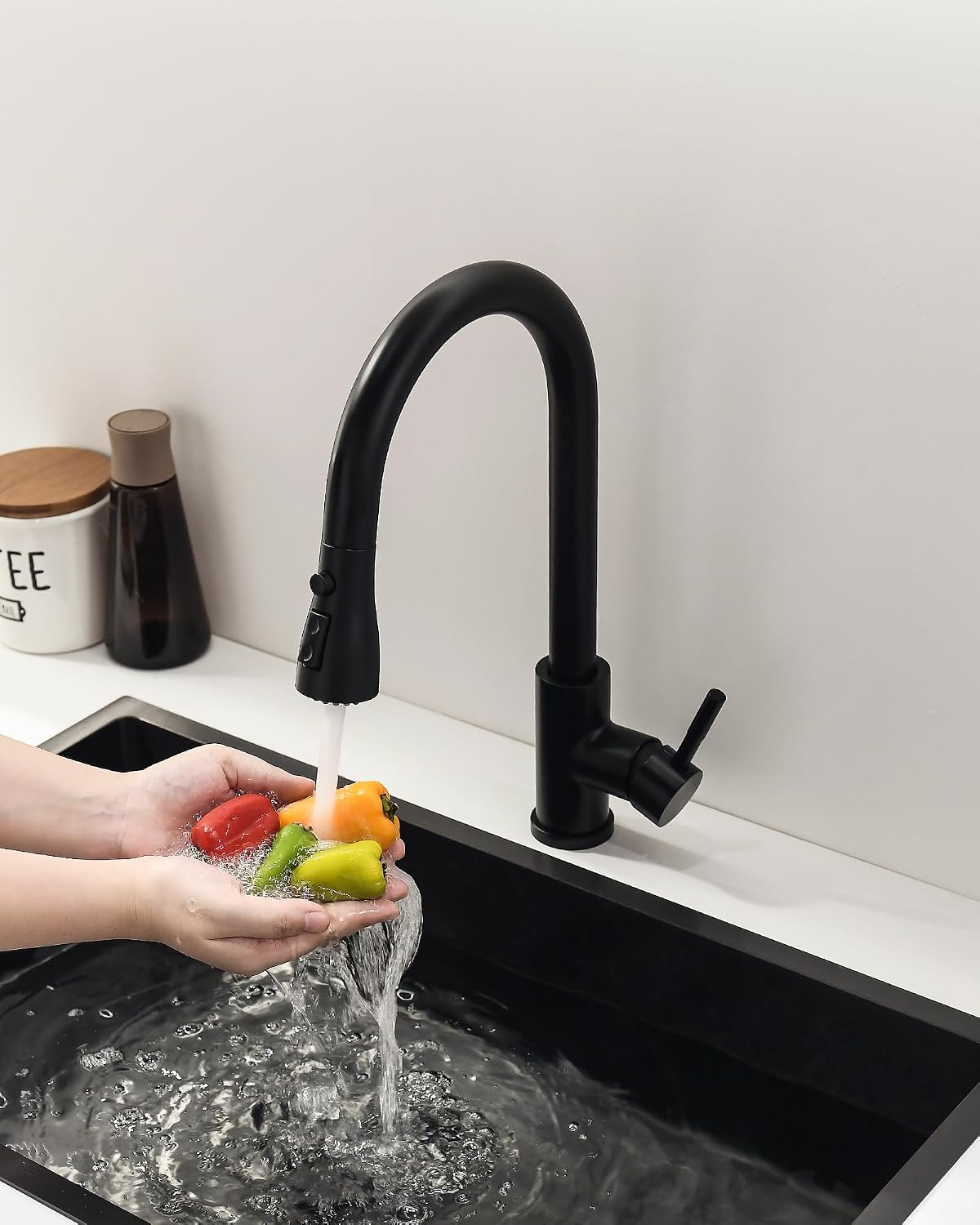 Thumbnail 6 de GIMILI Matte Black Pull-Down Kitchen Faucet with 360° Swivel and Three Spray Modes