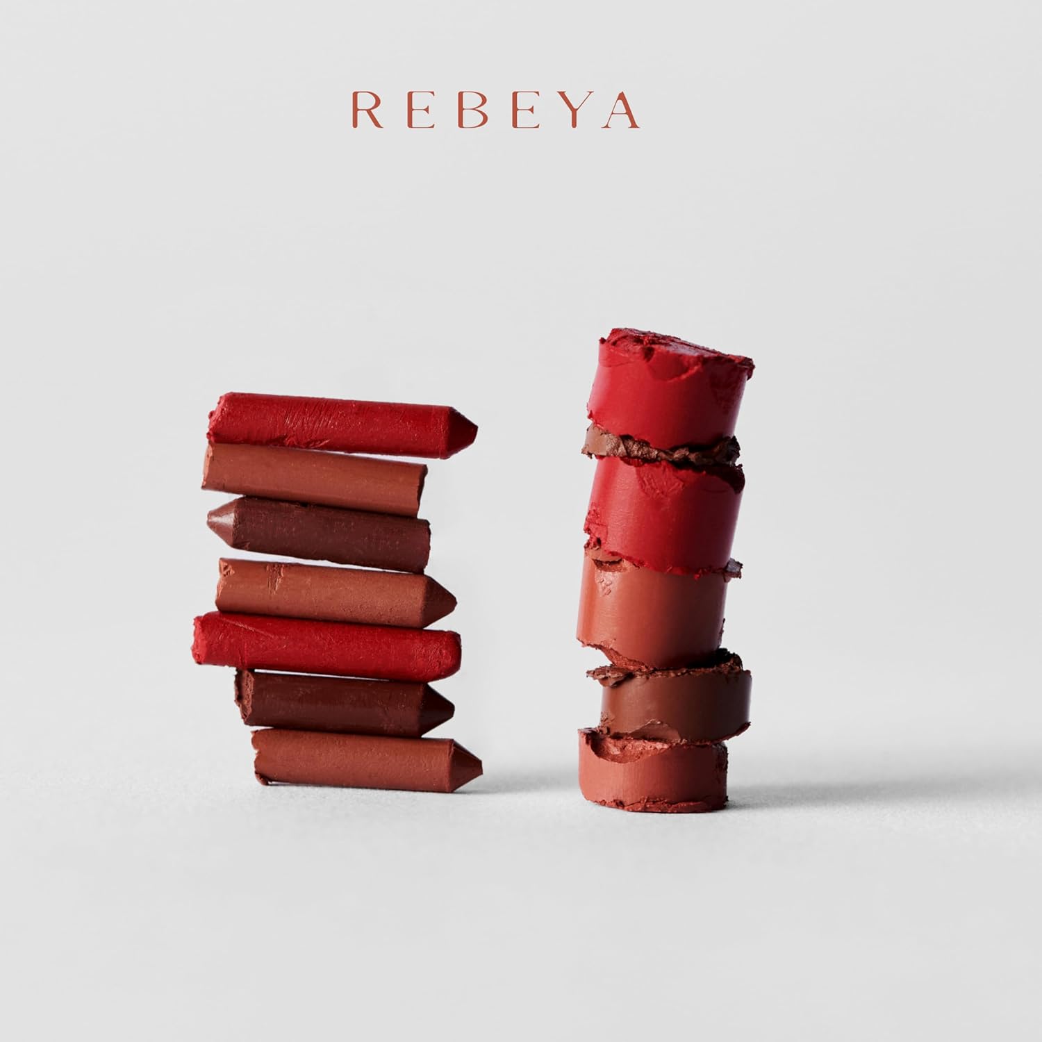 Detalle de REBEYA CANTO LIBRE – Double Lip Liner Rosso 02: contorno e rossetto in 1 passa