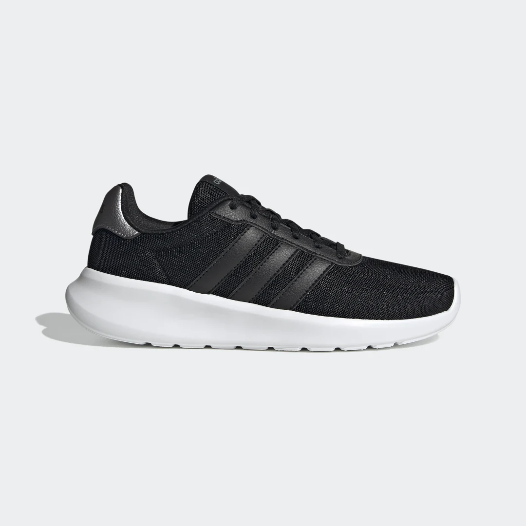 Detalle de Adidas Lite Racer 3.0: zapatilla en negro para uso diario con estilo y comodidad
