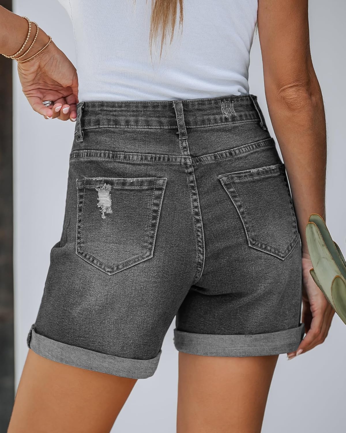 Thumbnail 2 de LookbookStore Women’s Stretchy High-Waisted Ripped Jean Shorts with Pockets (5.5" inseam)