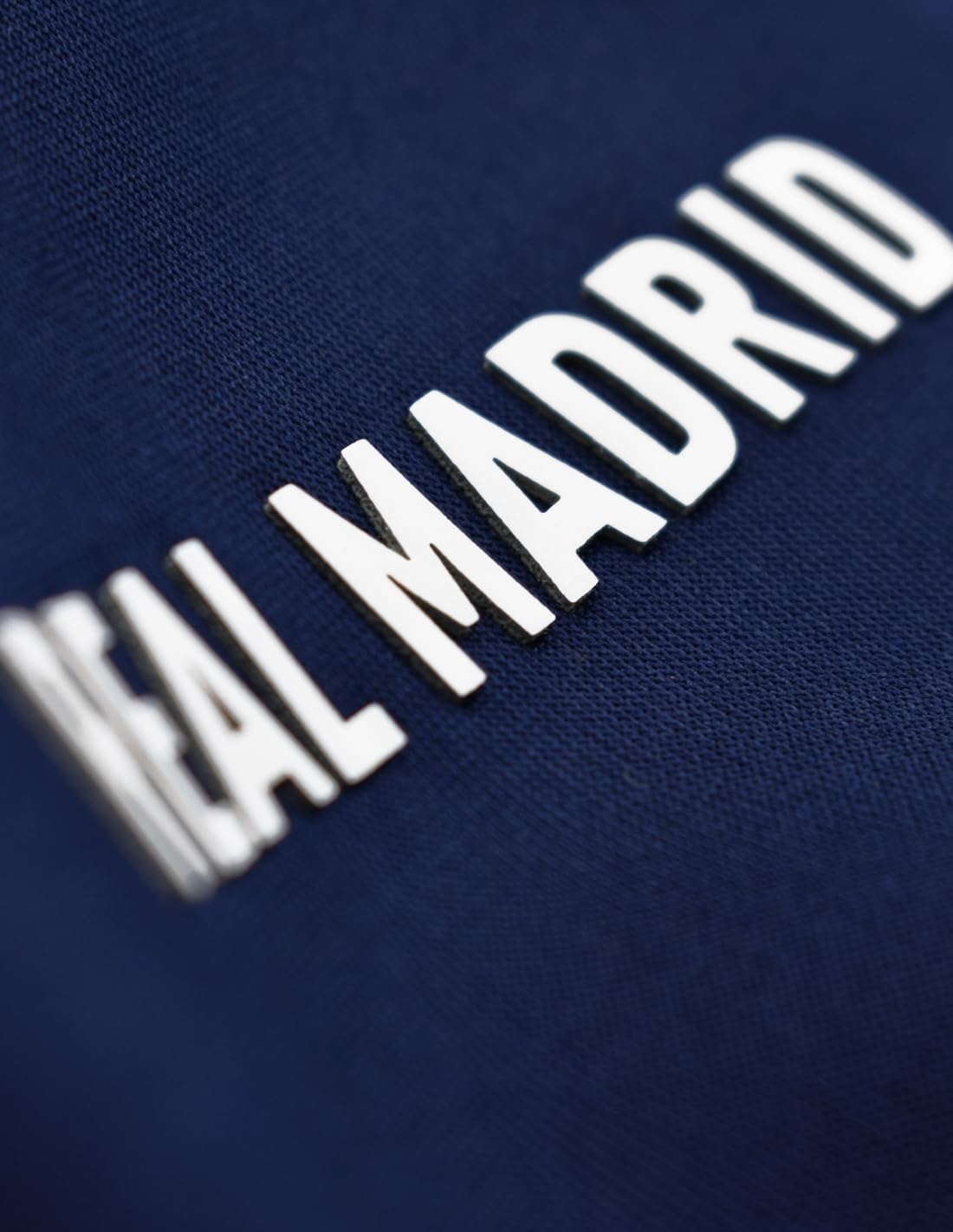 Detalle 2 de Real Madrid Jacket Plus Nº 24 RM2CHPA24P – kurtka dziecięca uniseks