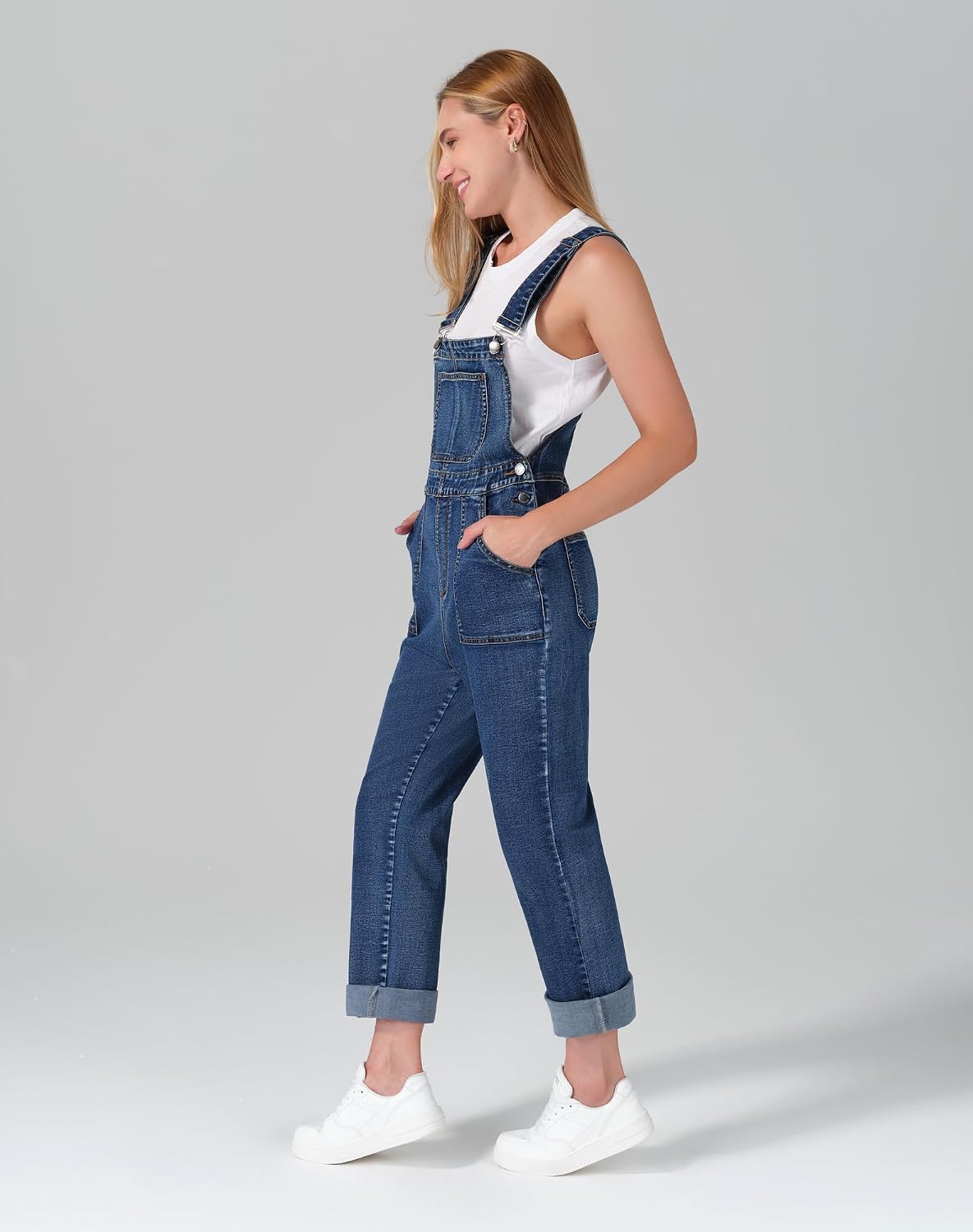 Detalle de roswear Women's Stretch Denim Overalls with Adjustable Straps and Utility Pockets