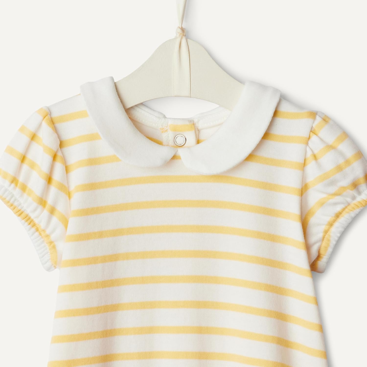 Detalle de Amazon Essentials x Sofia Grainge Baby Girls' Cotton Short Sleeve Romper with Peter Pan Collar
