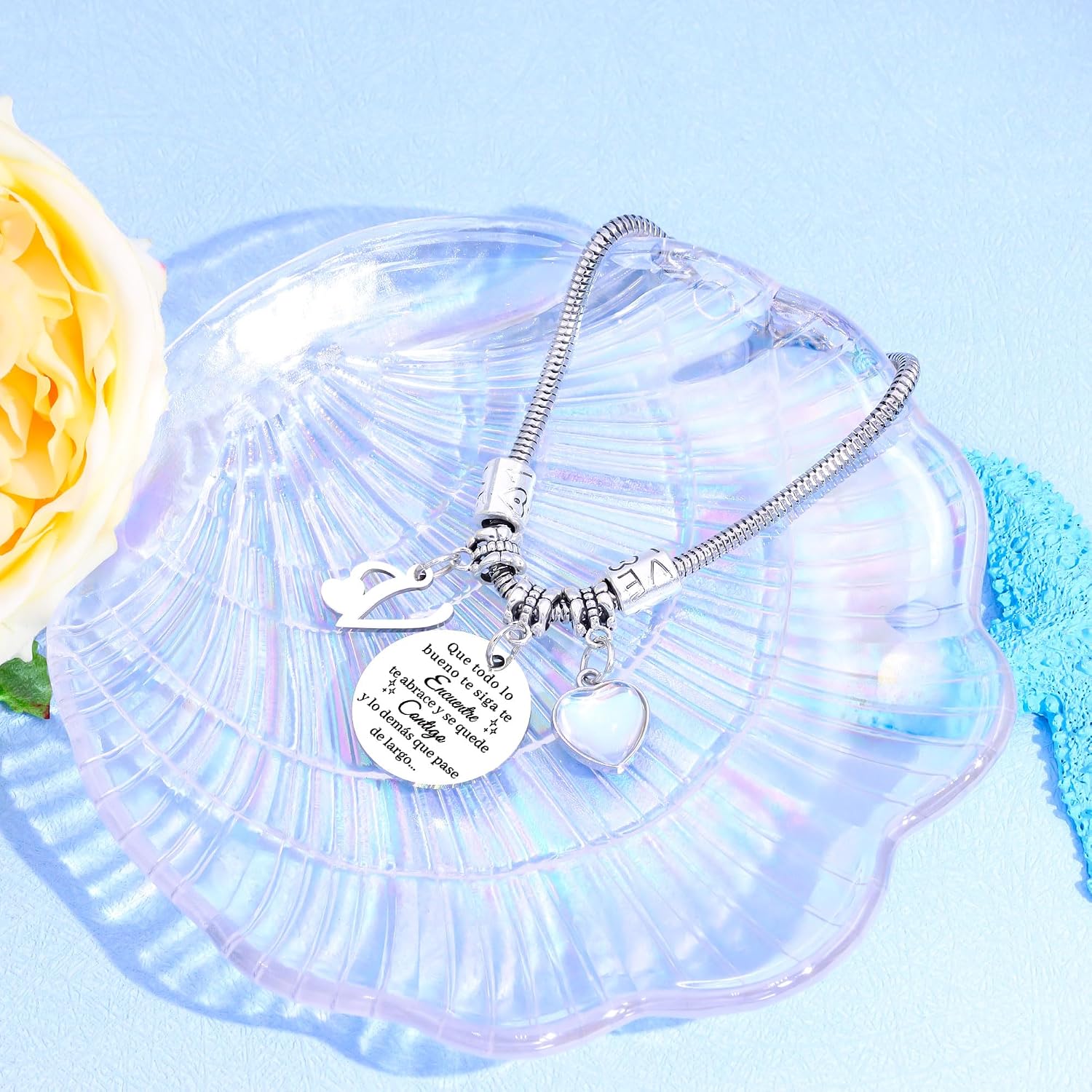 Detalle 2 de Awyuan Regalos Pulsera iniciales 26 letras 🎀