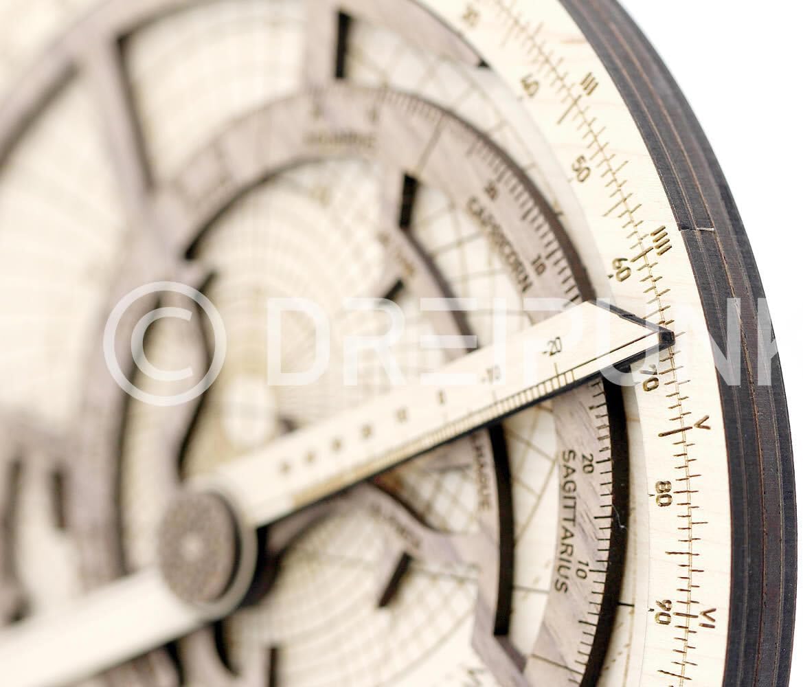 Detalle 2 de Dreipunkt Verlag Astrolabium Deluxe Edition – drewniany zestaw do montażu