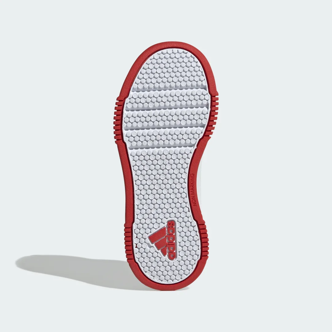 Detalle de Zapatilla Tensaur Hook and Loop de Adidas: comodidad diaria con cierre de velcro