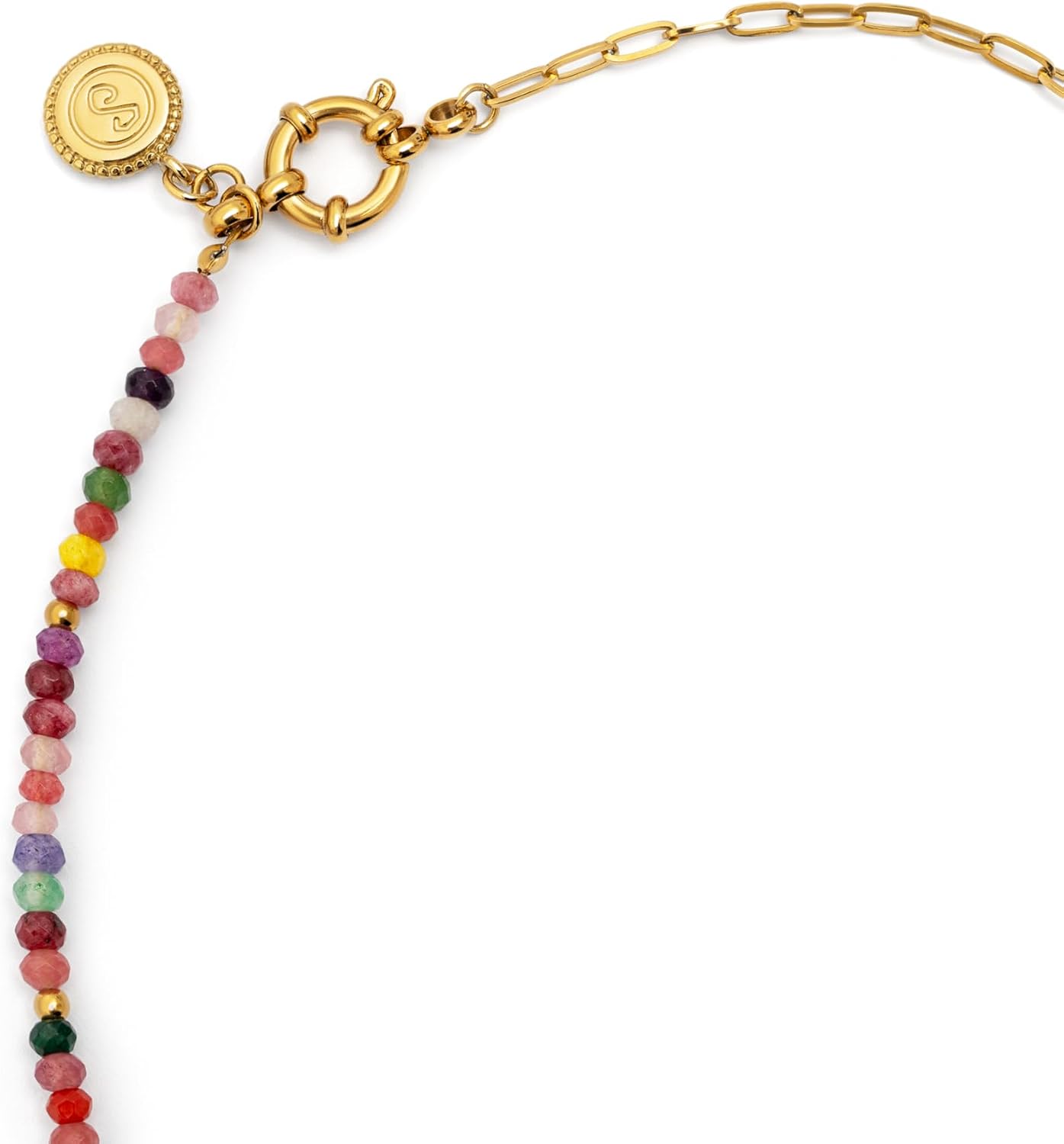 Detalle de Collar Chic Amalia SINGULARU en acero con baño en oro de 18 Kt y cristales de color