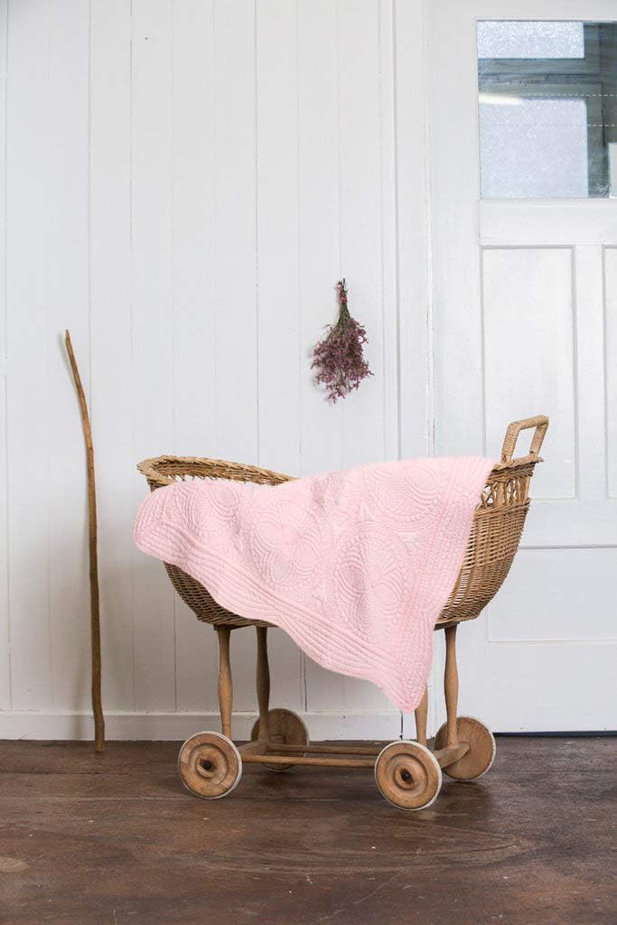 Detalle 2 de MONOBLANKS Cotton Baby Quilt-001 コットンベビーキルト ピンク、軽量・エンボス加工・スカラップ