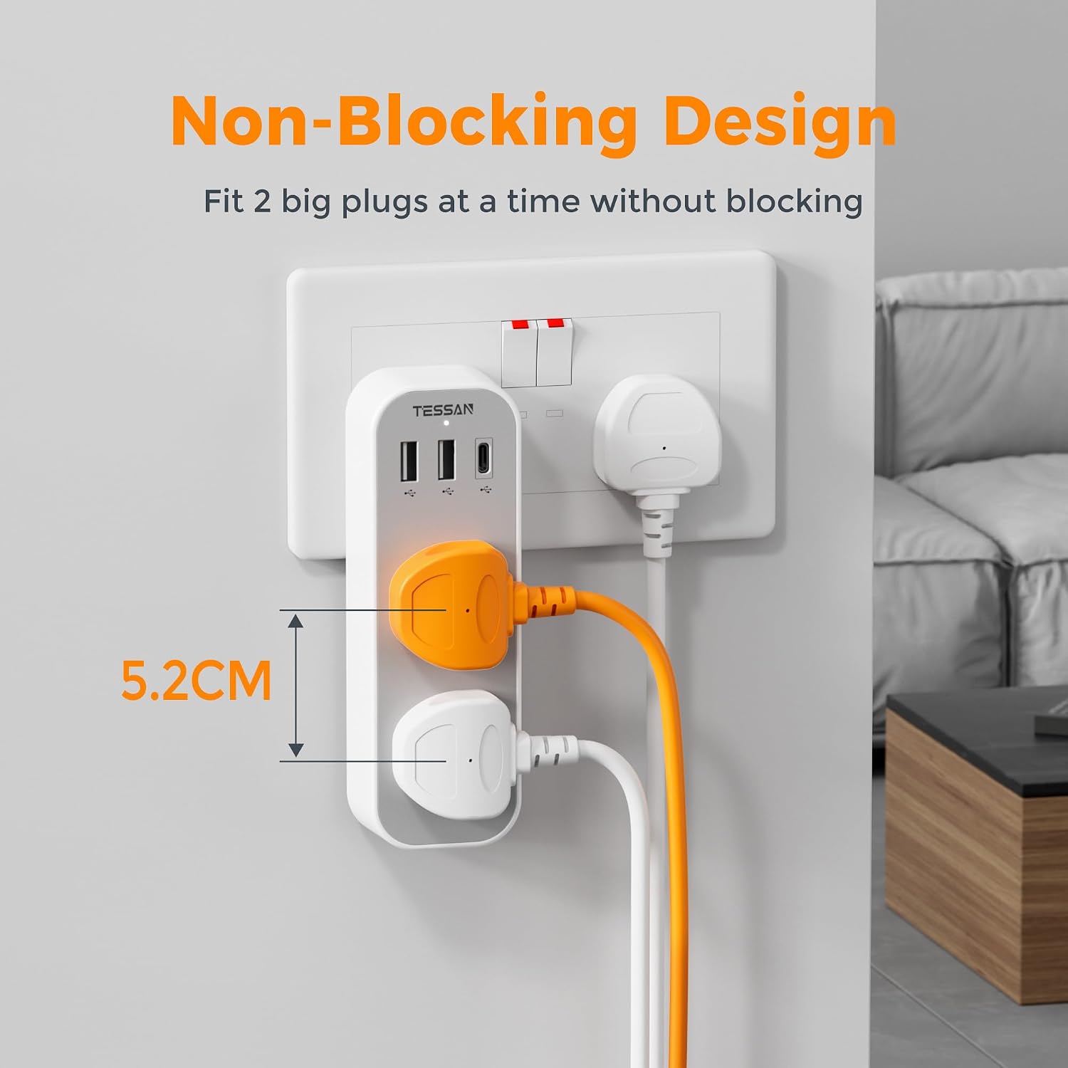 Detalle de TESSAN 13A double plug adapter with 3 USB