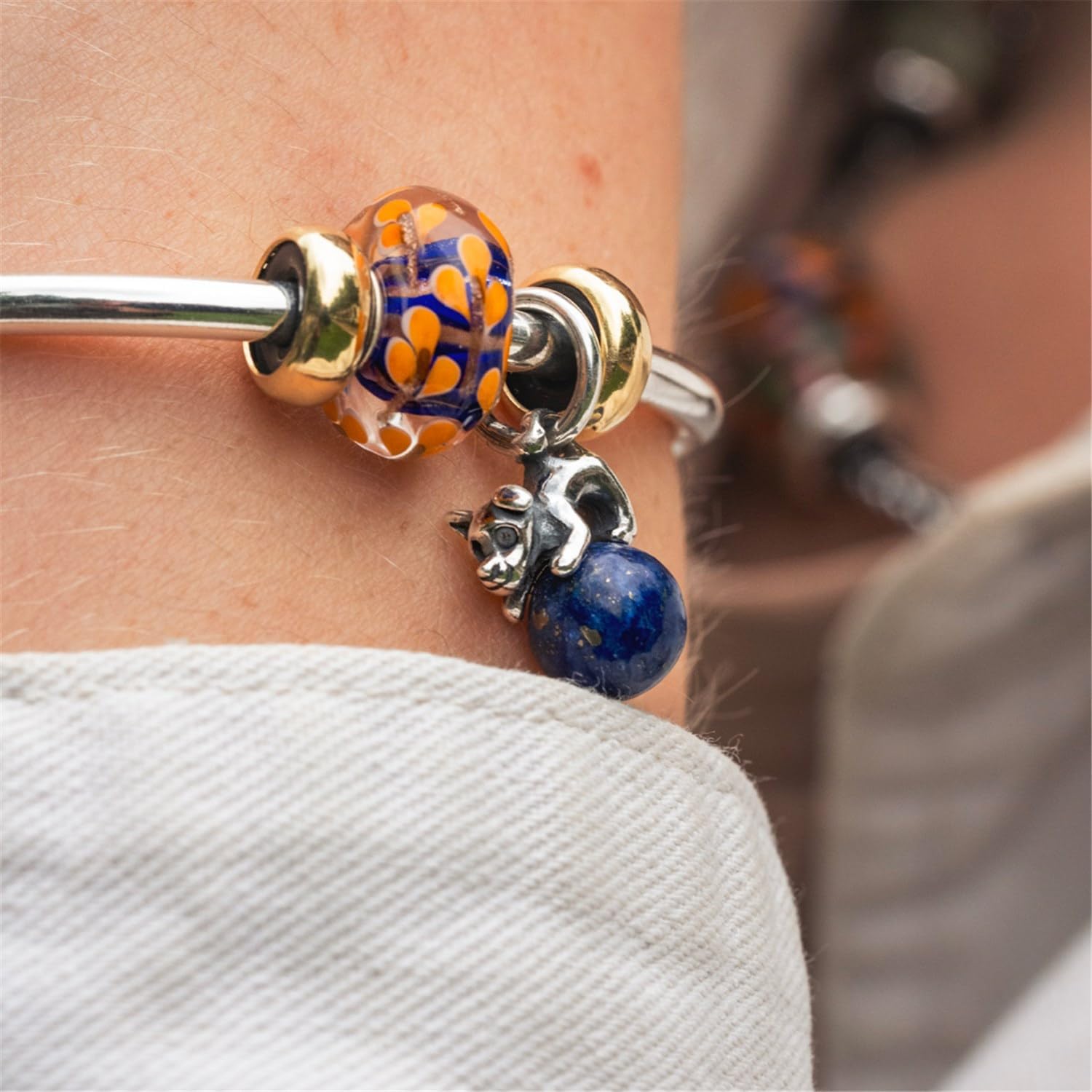 Detalle de Trollbeads Collection automne Pfötchenliebe Glass Bead