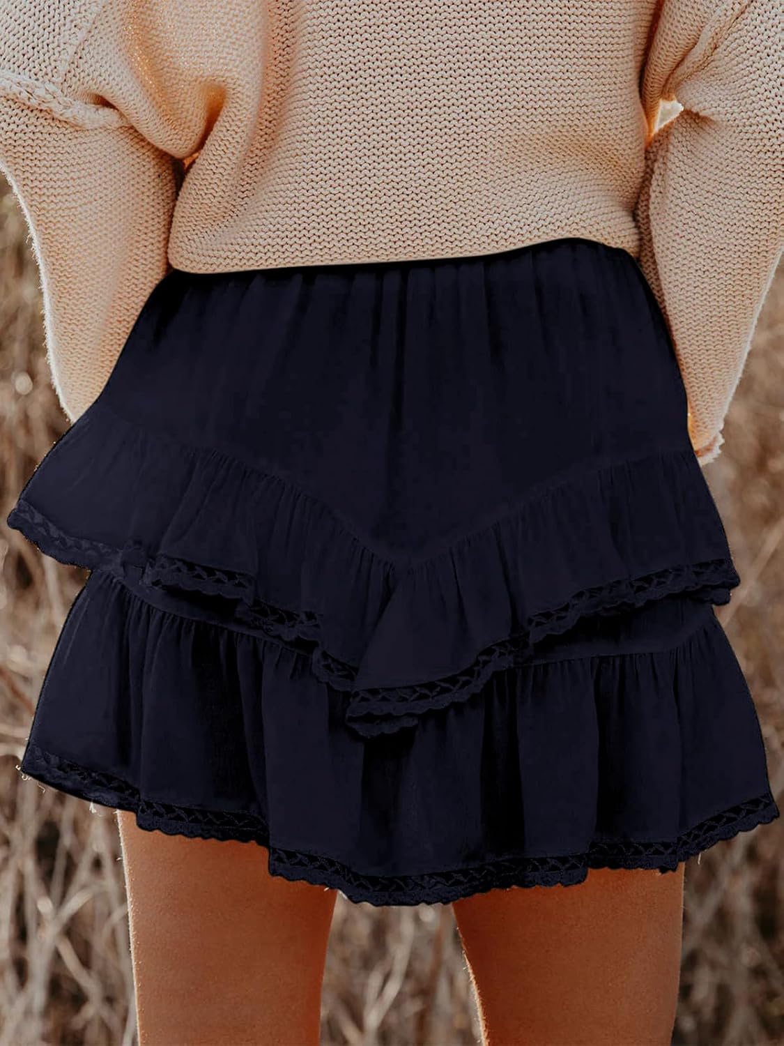 Detalle 2 de Aoudery Boho Fluid Shorts for Women with Layered Crochet Trim and High-Waist Skorts