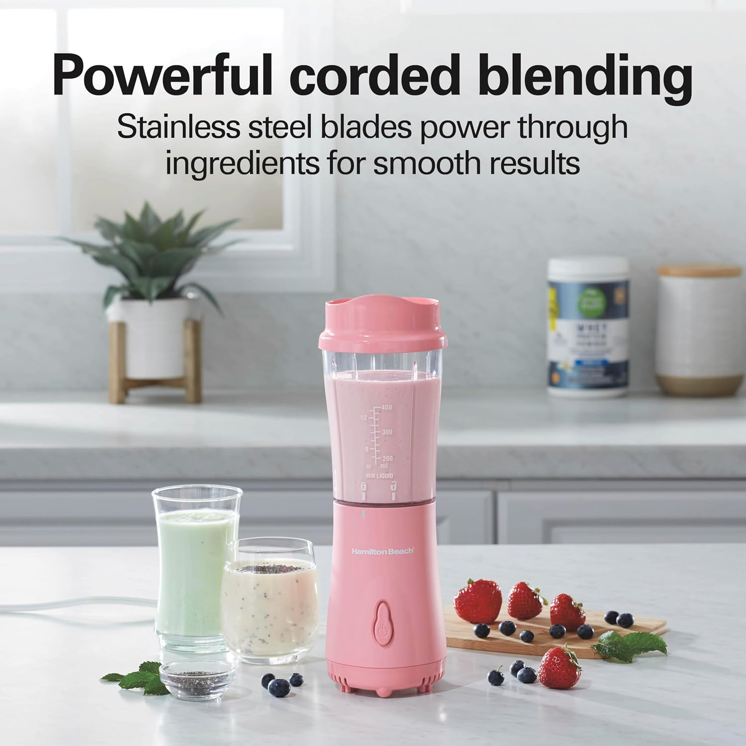 Detalle 1 de Hamilton Beach Portable Blender for Shakes and Smoothies 14 Oz Coral 🍹