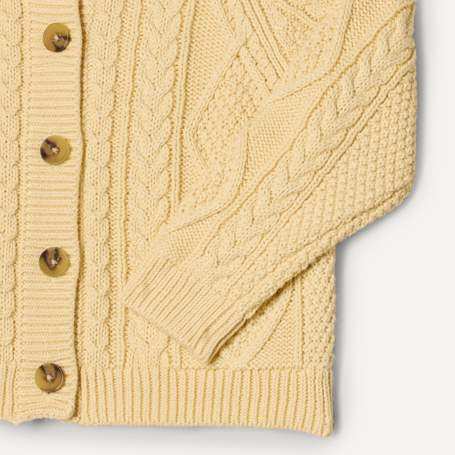 Detalle 2 de Amazon Essentials x Sofia Grainge Fischer-Strickjacke