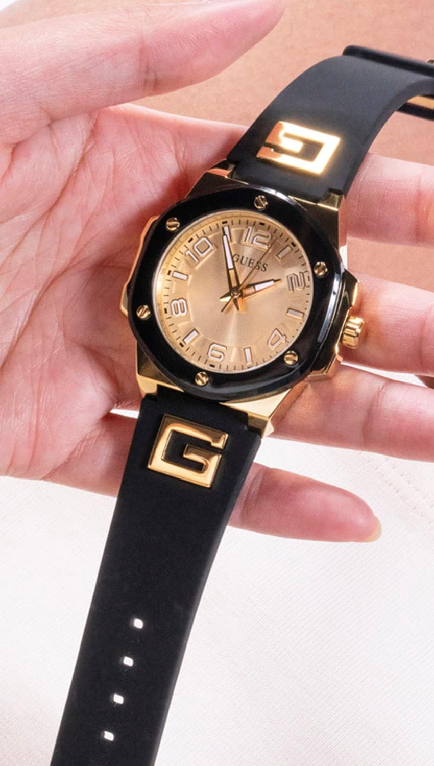 Detalle de Guess GW0555L2 Ladies' Watch with Black Silicone Strap and Bio-Based Nylon Top Ring