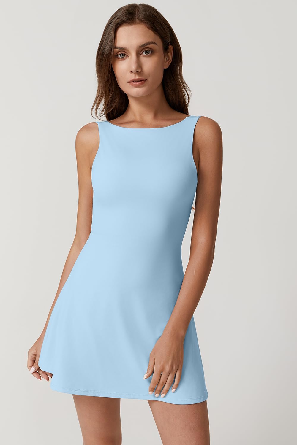 Detalle 2 de QINSEN Women’s Open-Back Tennis Dress with Built-In Shorts, Sleeveless Pockets