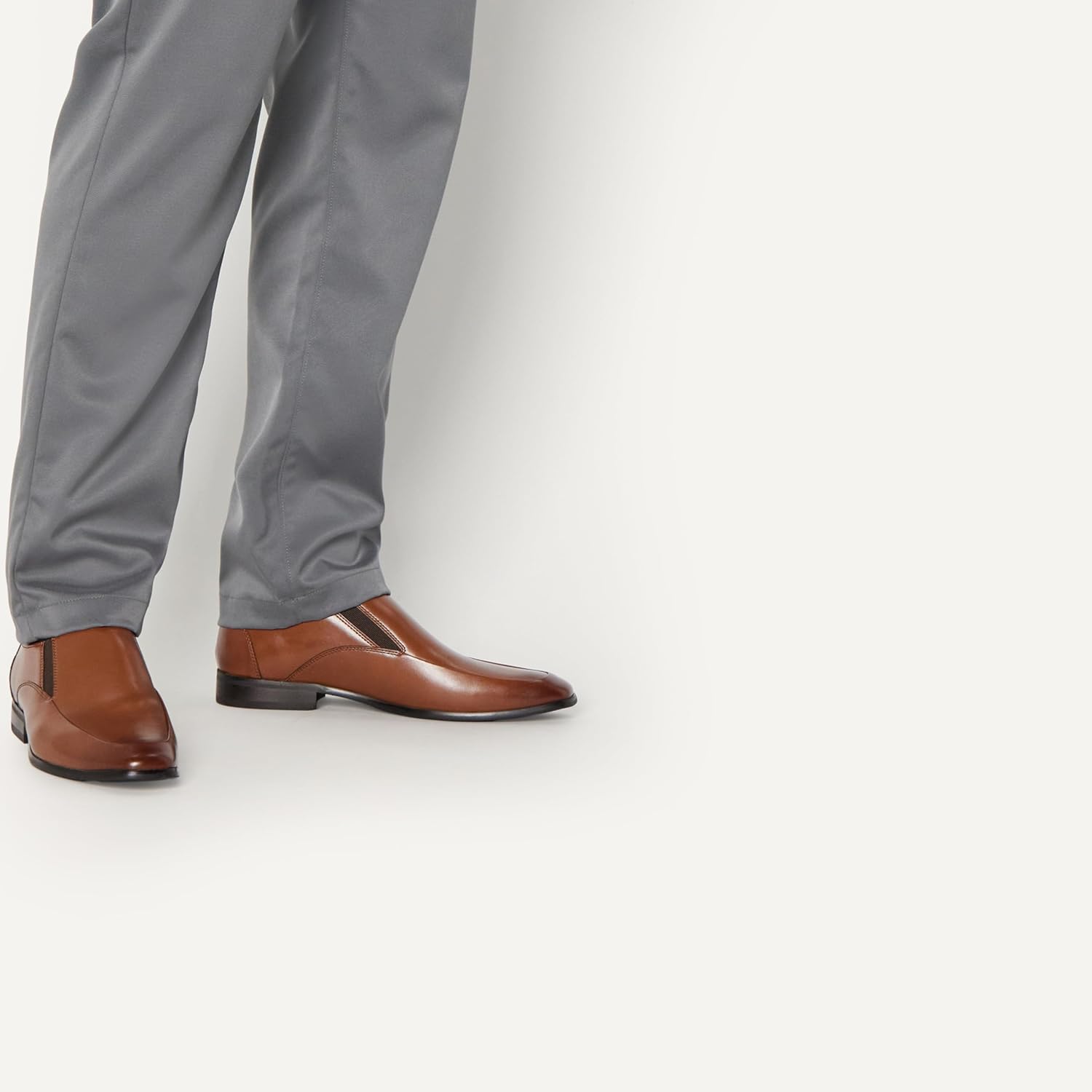 Thumbnail 1 de Amazon Essentials Men's Elasticated Slip-On Apron Toe Loafer with Memory Foam