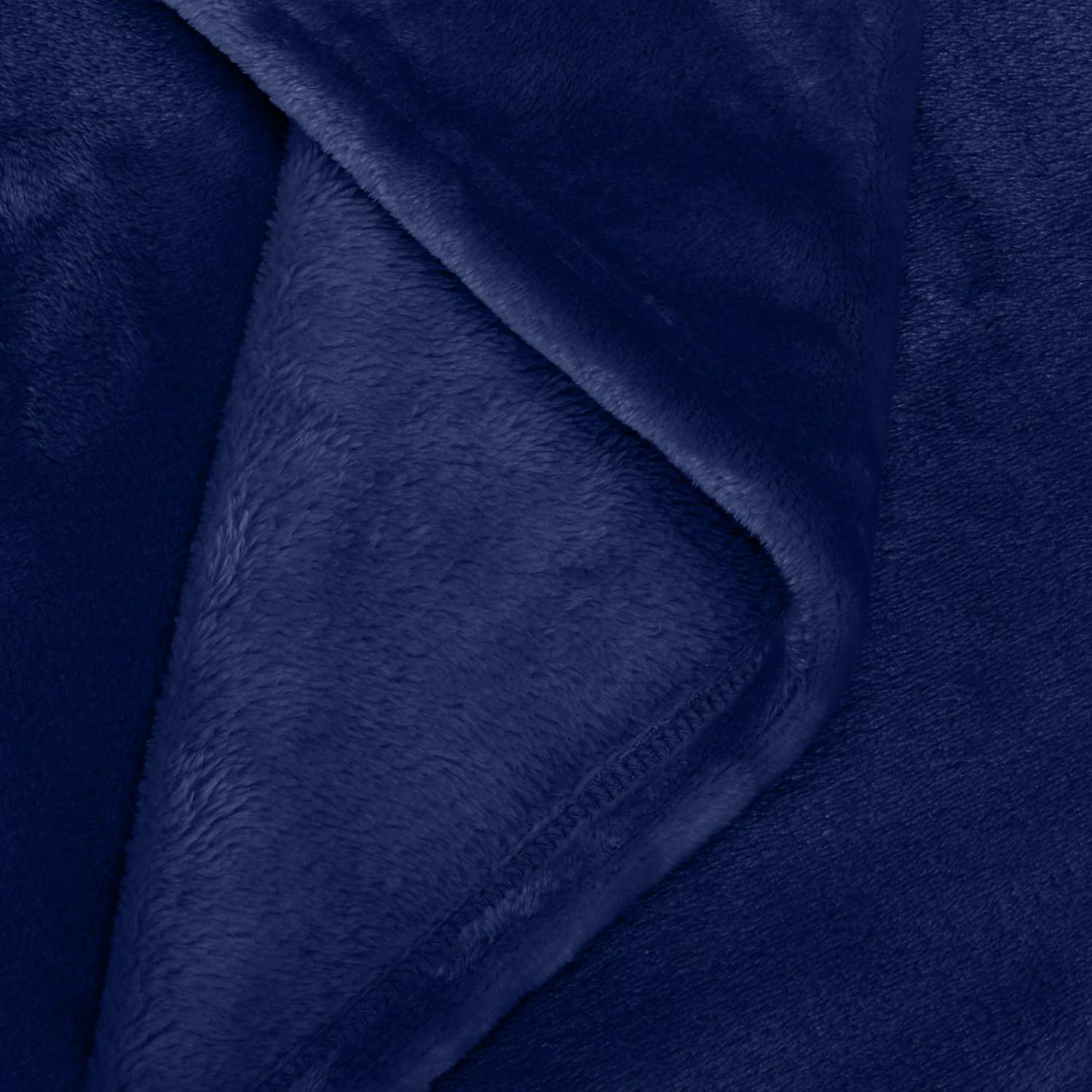 Thumbnail 2 de Amazon Basics Soft Velvet Plush Throw Blanket, Navy Blue (168 x 229 cm)