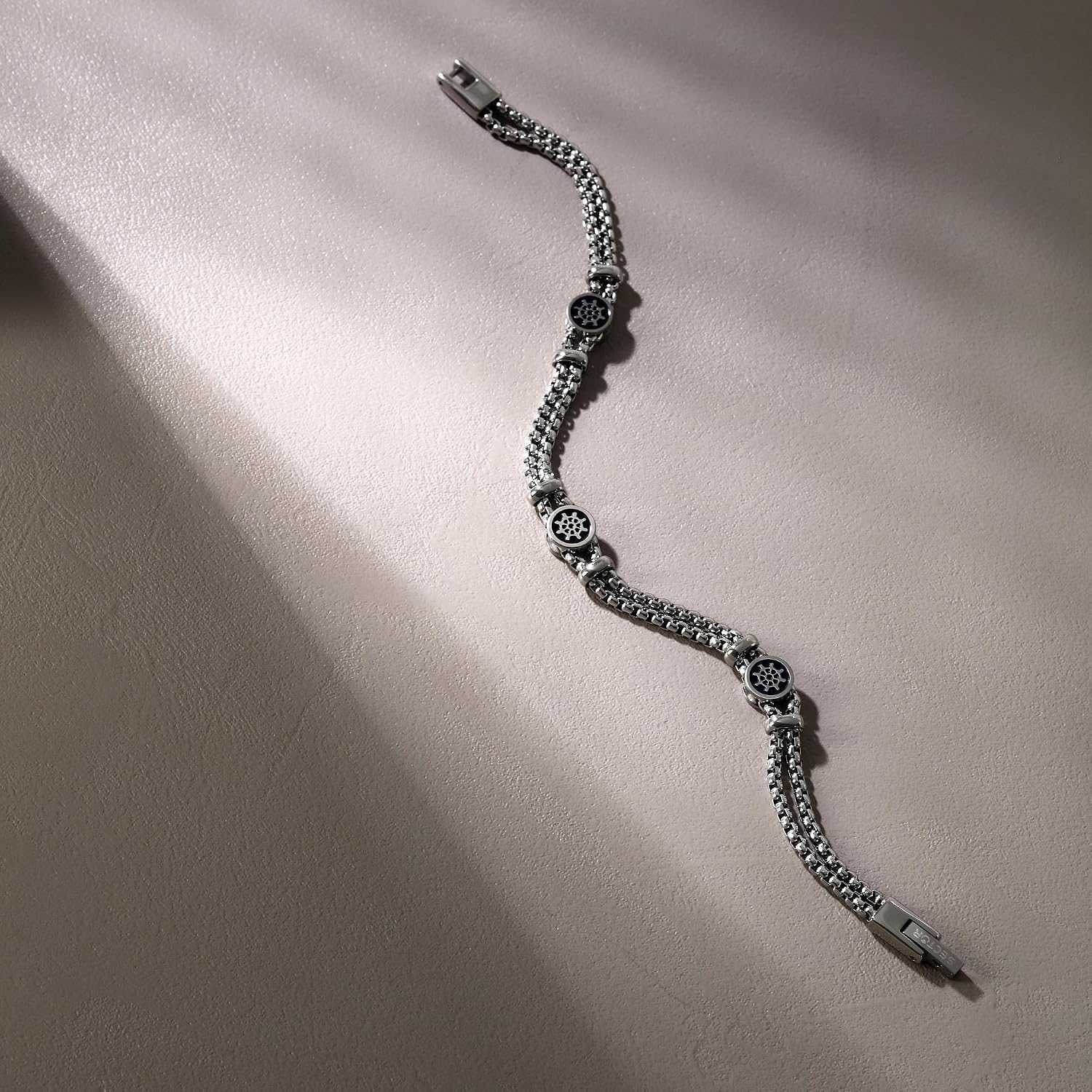 Detalle de Sector Jewels SADQ34 Bracciale da uomo in acciaio inox Sector No Limits, 22 cm