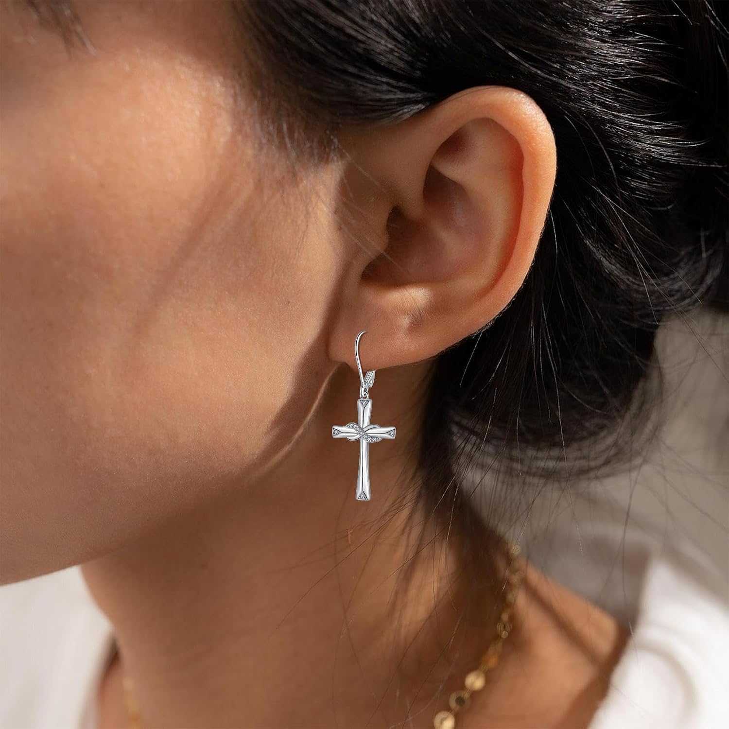 Detalle de J.WUEN boucles d’oreilles pendantes pour femme en argent 925 avec motif croix