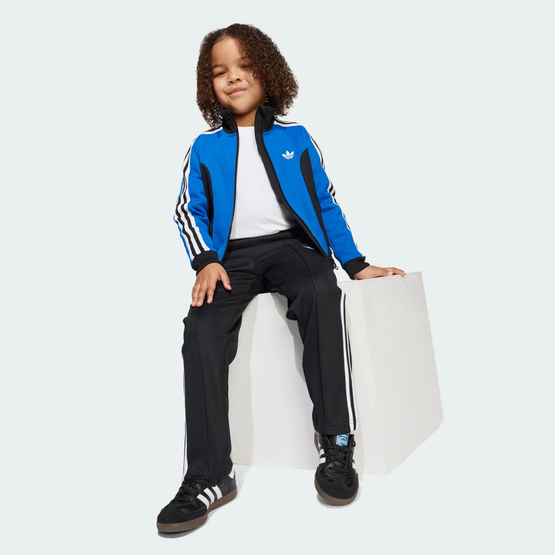 Thumbnail 2 de Chándal AOP infantil de Adidas en negro: cómodo, práctico y pensado para las rutinas de juego