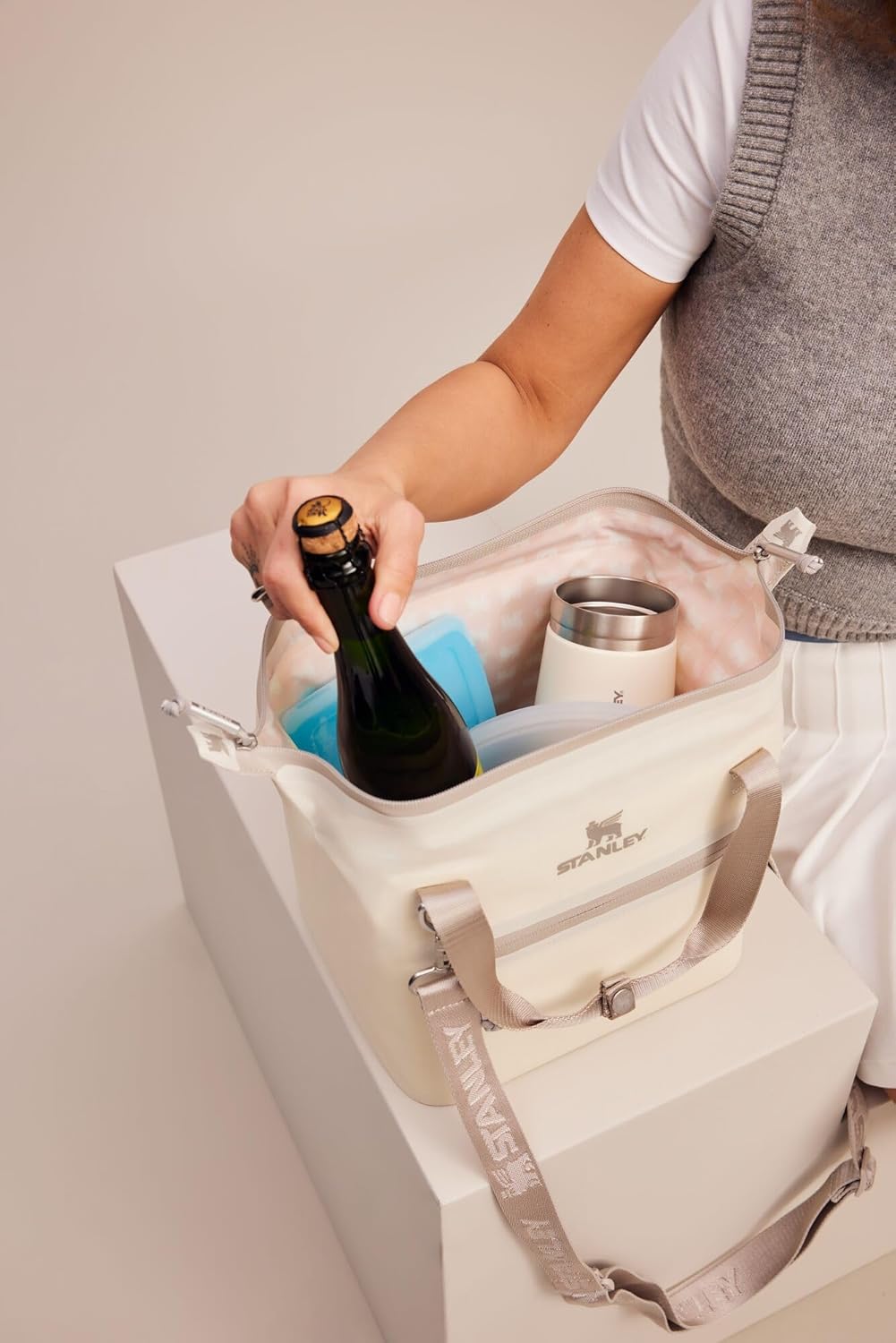 Detalle de STANLEY All Day Julienne lunch bag 10 cans