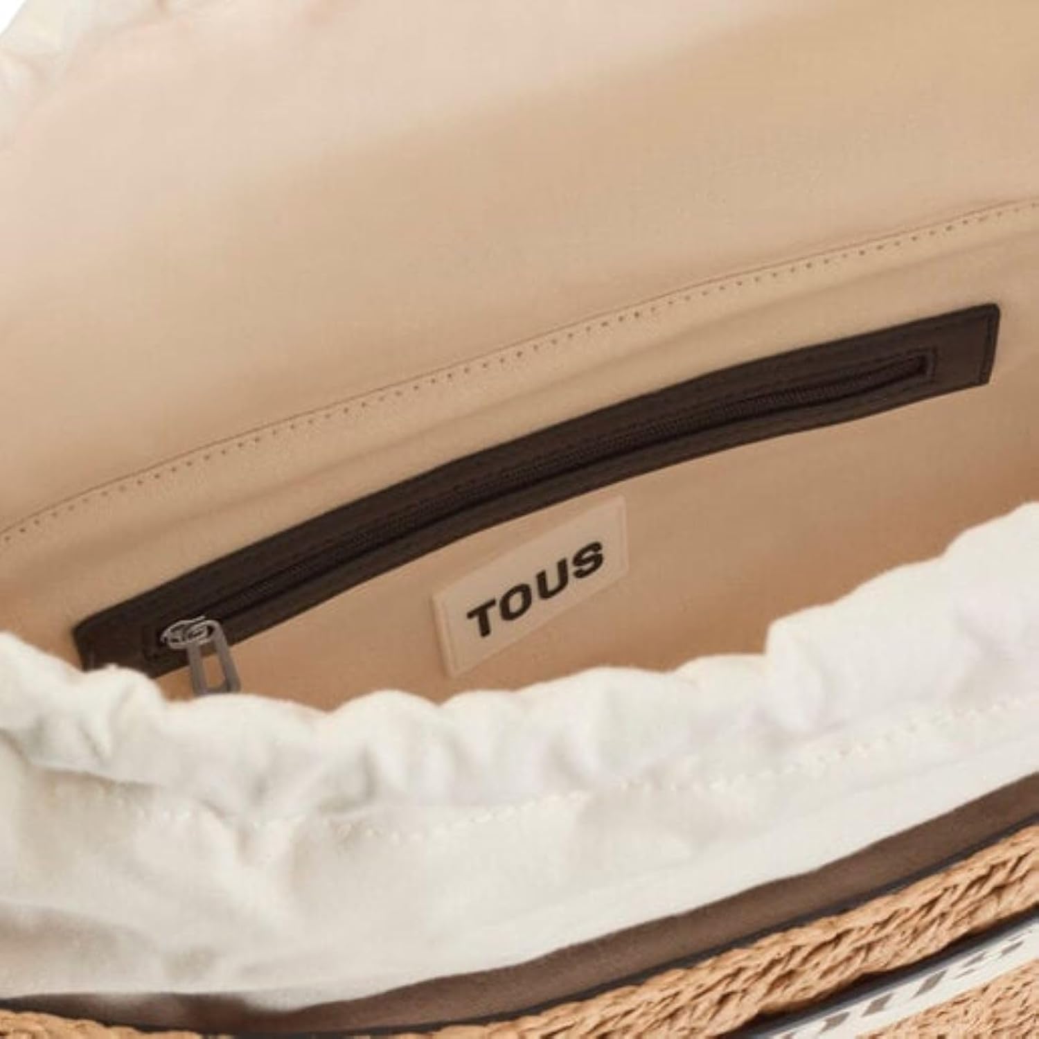 Detalle de Tous Capazo Grande Negro Scoubidou para Mujer – 23,5 x 39 x 14 cm