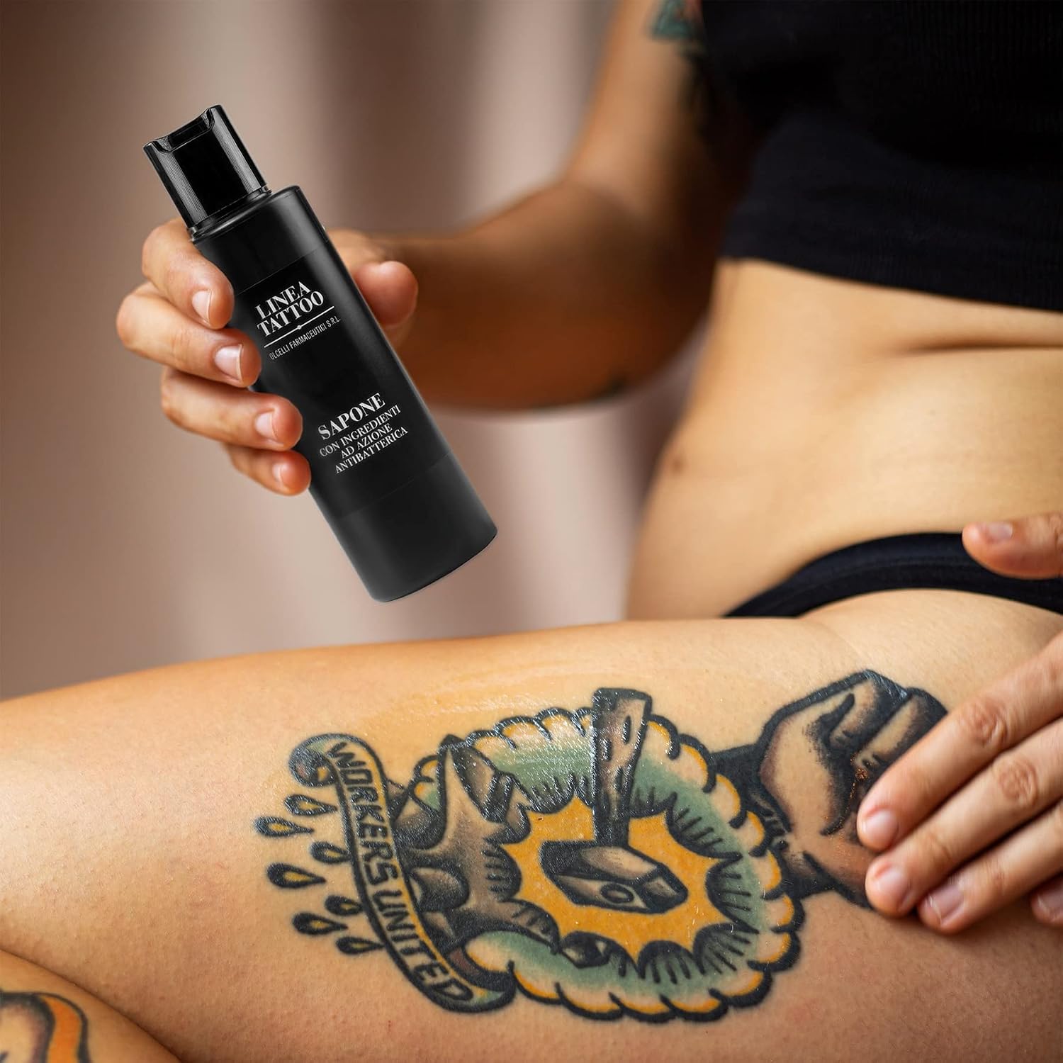 Detalle de Line Tattoo Sapone con Ingredienti ad Azione Antibatterica con Tea Tree, Albero del Tè – 125 ml